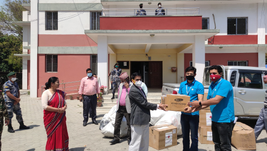 एनएमबी बैँकद्वारा सुदूरपश्चिम प्रदेश सरकारलाई पिपिई सहयोग