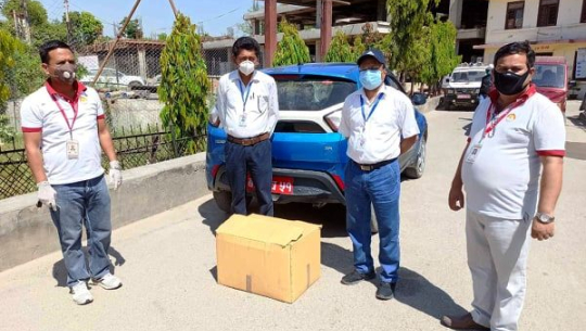 सनराईज बैंकद्वारा सेती अस्पताललाई पिपिई सहयोग
