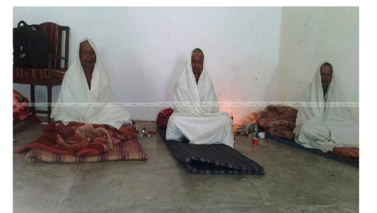 बैतडीमा बुवाको मृत्यु, घर आउन नपाएपछि तीन भाई भारतकै क्वारेन्टाईनमा बसे किरिया