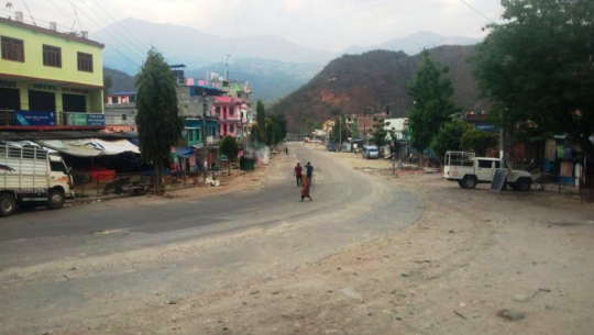 छिमेकी जिल्लामा कोरोना संक्रमित, डोटीमा त्रास