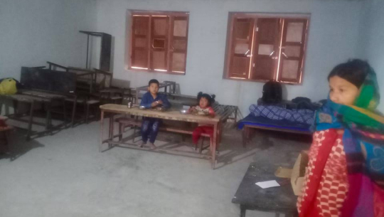 बाजुराको त्रिशक्क्ति क्वारेनटाइनमा बसेकालाई म्याद सकिएको चामल वितरण