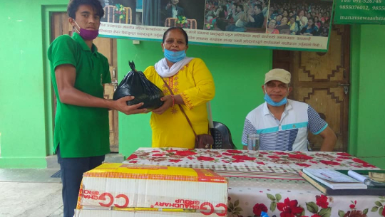 जन्मदिनमा मानवसेवा आश्रमलाई सहयोग