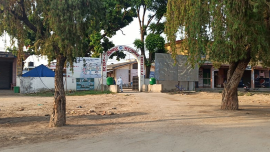 टीकापुर अस्पतालमा एम्बुलेन्स थपिँदै