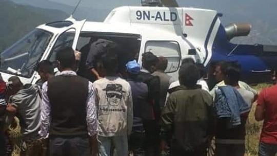 डोटी दुर्घटनामा घाईते भएका चारै जनालाई हेलिकोप्टर मार्फत सुर्खेत लगियो
