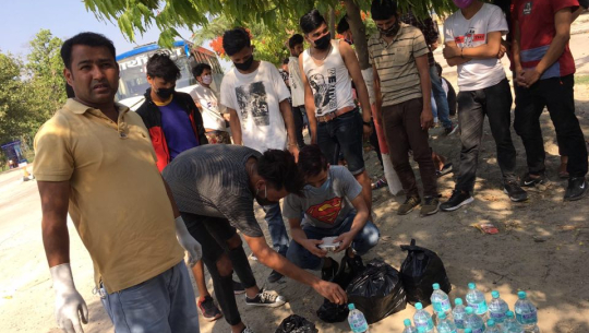 भारतबाट गौरीफन्टा पुगेका दुई हजारलाई खाना खुवाइयो