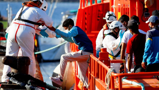 Nearly 800 die trying to reach Spain's Canary Islands
