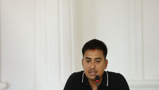 रास्वपाका समानुपातिक उम्मेदवार तथा नेपाली क्रिकेट टोलीका पूर्व कप्तान ज्ञानेन्द्र मल्ल धनगढी आउँदै 