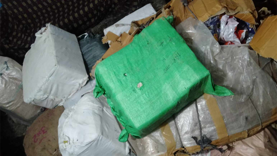 टीकापुरबाट जेसीबीको अवैध पाटपुर्जा बरामद 
