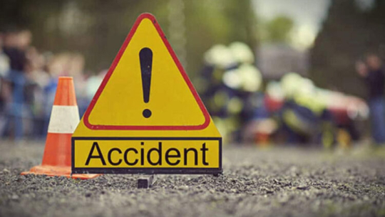 कैलालीमा मोटरसाइकलको ठक्करबाट बालक घाइते