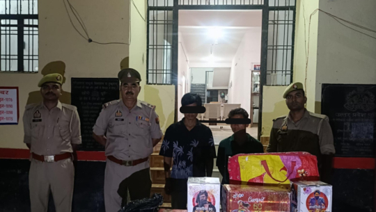  सीमा क्षेत्रबाट अवैध पटाखासहित दुई जना पक्राउ