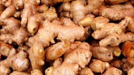 ग्राहक नआएपछि बारीमै अदुवा