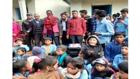 राजनीतिमा सक्रिय हुन बैतडीका एक शिक्षकले दिए राजीनामा