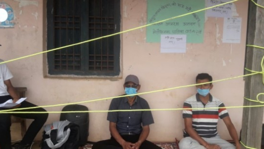 बैतडीमा जनप्रतिनिधि नै बसे आमरण अनसन, विद्युत विस्तारको माग