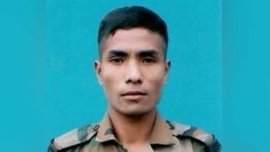 गोर्खाली सैनिककाे मृत्यु: कस्मिरबाट उनले श्रीमतीलाई भने- फोन राख, आतंकवादी आए…