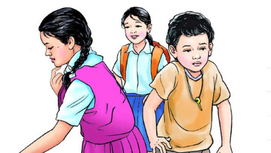 बझाङमा जोखिममा रहेका बालबालिकालाई ट्रयाकसुट र स्टेसनरी वितरण