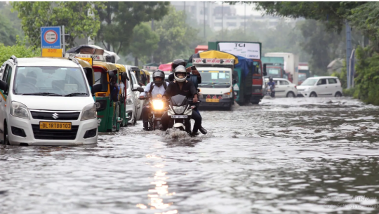 भारतको नयाँ दिल्लीमा भारी वर्षाका कारण ११ जनाको मृत्यु