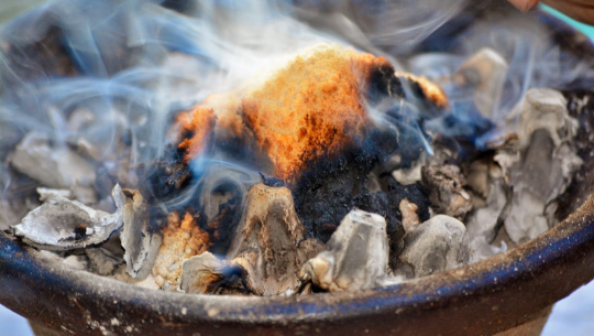 लामखुट्टे भगाउन बालेकाे अण्डा राख्ने क्रेटबाट आगलागी हुँदा कैलालीमा एक मजदुरको मृत्यु 