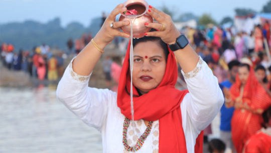Chhath festival concludes with Argha to the rising sun