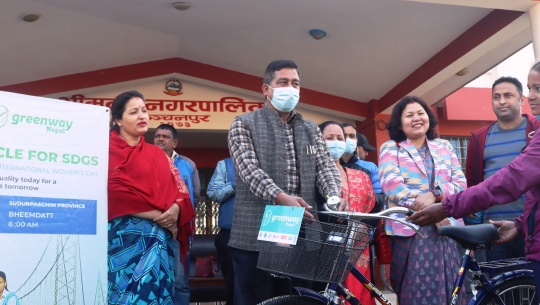 कञ्चनपुरको भीमदत्तमा ४० जना किशोरीलाई साइकल वितरण
