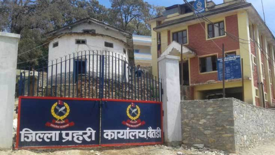 बैतडीमा गाउँपालिका अध्यक्षमाथि कुटपिट गरेको आरोपमा २ जना पक्राउ