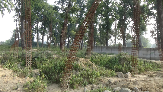 धनगढीमा सांसद पन्तको दृष्टि फाउण्डेसनको भवन निर्माण योजनामा सरिया ठड्याएर ७ लाख भुक्तानी