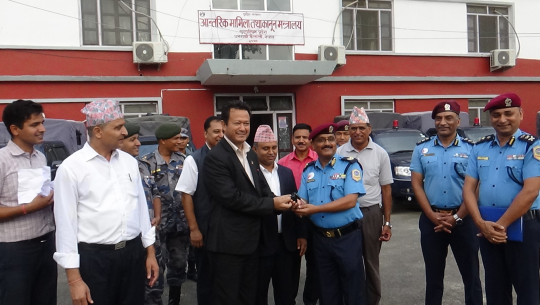 सुदूरपश्चिम सरकारद्धारा प्रहरीलाई गाडी हस्तान्तरण