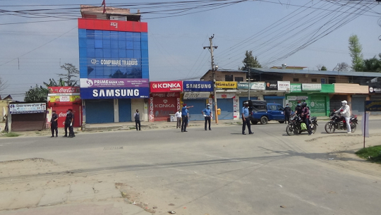 धनगढीमा ‘लडकडाउन’को उल्लंघन