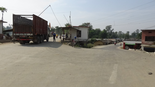 ट्राफिक चापको विकल्पमा बनेको धनगढी चक्रपथमा ठुला सवारीसाधन चल्दैनन्