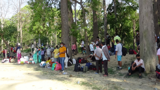 भारतमा अलपत्र परेका मजदुर सुदूरपश्चिम पुग्दा गाउँमा खुसियाली