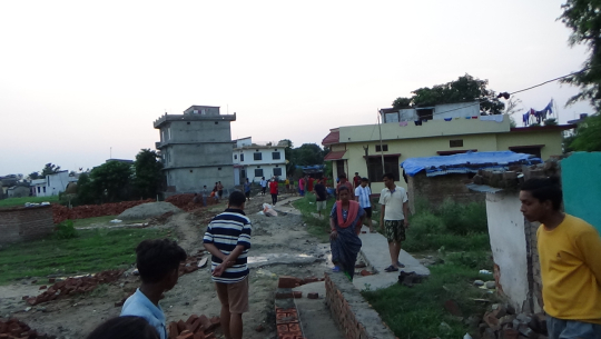 धनगढीमा नाली निर्माणमा कमसल ईट्टा प्रयोग गरिएपछि स्थानीयद्धारा विरोध
