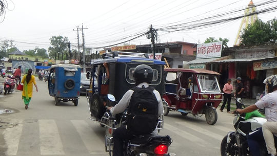 अटो चलाएर गुजारा गर्न मुस्किल छ धनगढीमा