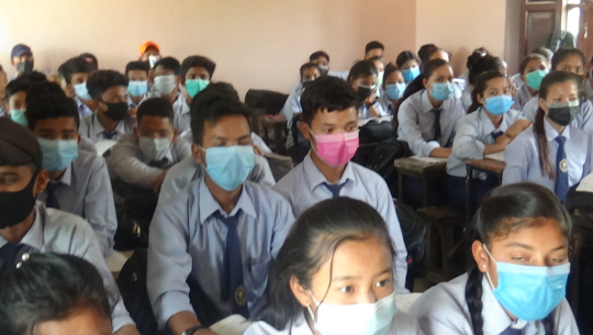 अनलाइन पढाइ कसरी सम्भव होला सुदूरपश्चिमका विद्यालयहरूमा