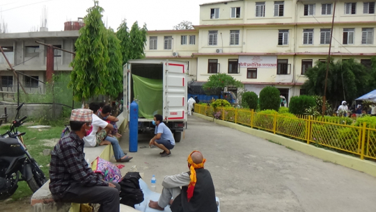 सुदूरपश्चिमका अस्पताल संक्रमितले भरिए, 'नन कोभिड' तथा डायलोसिस गराउनुपर्ने बिरामी मर्कामा