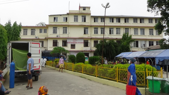 सेती अस्पतालमा बिरामीको तुलनामा अक्सिजन  सिलिण्डर  संख्या अझै अपुग