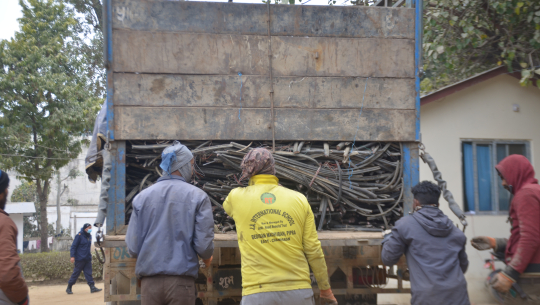 टेलिकमको कबाडसहितका २ ट्रक कारबाहीका लागि राजस्व अनुसन्धान कार्यालयमा