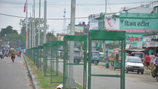 धनगढीमा ट्री–गार्डसहित झण्डै ६ हजारको संख्यामा वृक्षारोपण