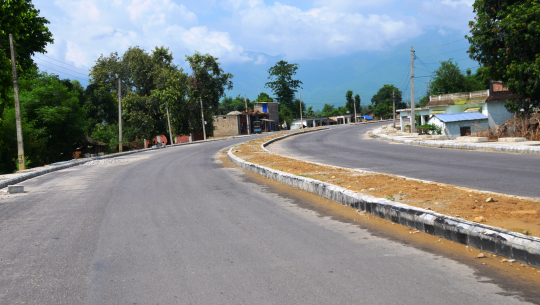 हुलाकी राजमार्ग धनगढीलाई २ अर्ब दायित्व, बजेट अभावले काम ठप्प हुँदै