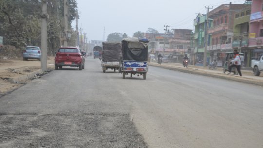 धनगढीमा कम गुणस्तरको मुख्य सडक सामान्य मर्मत मात्र गरिने