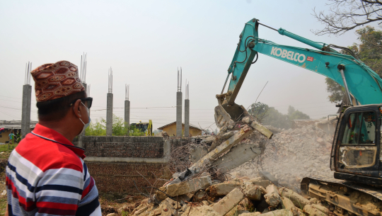 धनगढीमा ८३ ताल अतिक्रमणको चपेटामा, उपमहानगर डोजर लगाउँदै