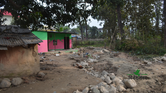 अत्तरियाको सामुदायिक वनमा संरचना, पदाधिकारीले अतिक्रमणकारीबाट घुस लिएको आरोप