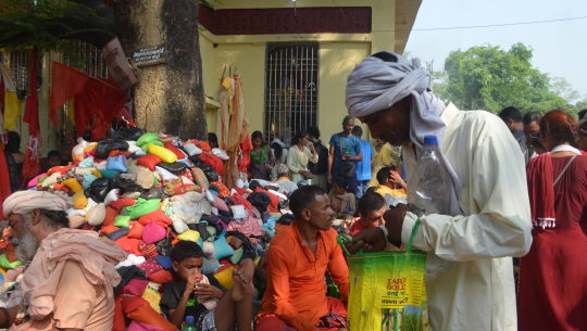 साढे एक लाख भारतीय दर्शन गर्न बेहडाबाबा आइपुगे, सयौं किलो खाद्यन्न दान