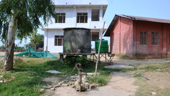 खडेरीले धनगढीमा पानीको हाहाकार, ट्याङ्करमा बोकेर आपूर्ति गरिदै