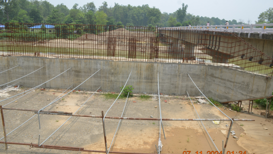 धनगढी–अत्तरिया ६ लेन सडक खण्डमा तीनवटा पुल निर्माणको काम अलपत्र