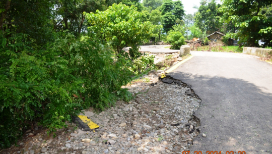 गौरीगंगामा कालोपत्रको २५ दिनमै भत्किएको सडक निर्माण कम्पनीले मर्मत गर्ने