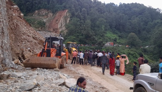 महाकाली लोकमार्ग अवरुद्ध, यात्रु अलपत्र
