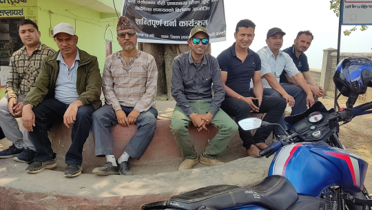 बैतडीका निर्माण व्यवसायी पनि शान्तिपूर्ण धर्नामा 