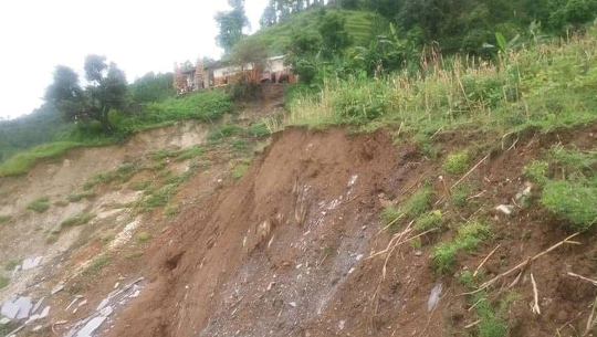 बैतडीको डोलवासीलाई वर्षेनी पहिरोकै चिन्ता