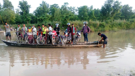 कैलालीको कान्द्रामा निर्माण सुुरु भएको ९ वर्ष बित्दा समेत पुल बनेन
