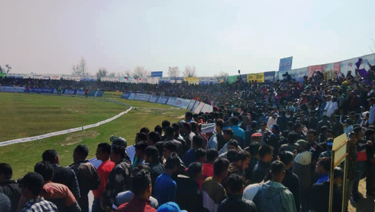 डिपियल फाईनल हुँदा दर्शकले भरिएको फाप्ला मैदान