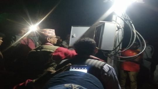 खप्तडको प्रवेशद्वार झिंग्रानामा बिजुली पुग्यो
